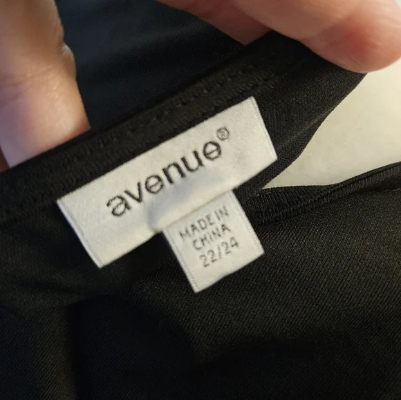 Avenue Women's Size 3x Black Shirt Tunic with Blue Trim - Picture 12 of 13